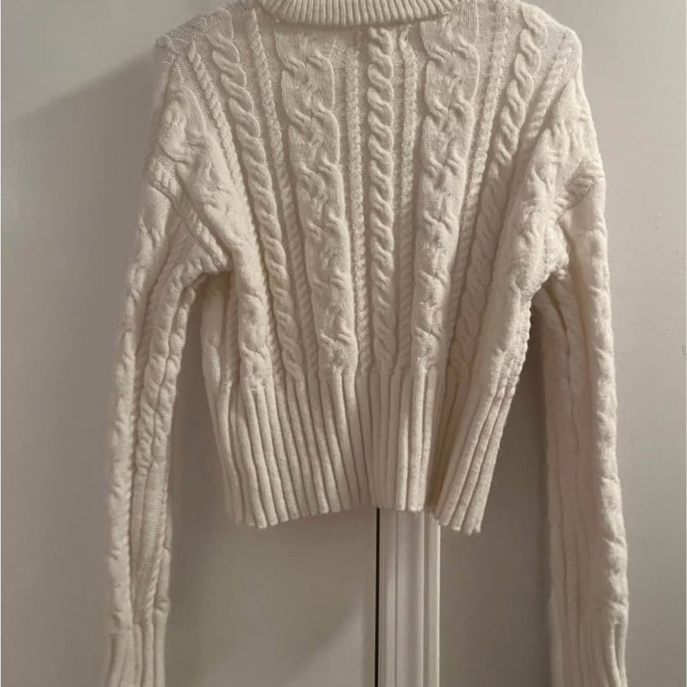 Cozy Cable Knit Sweater - Cream